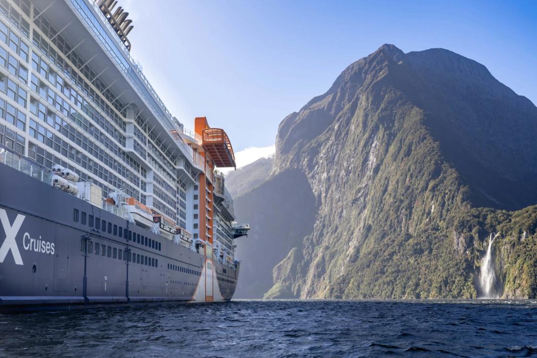 https://media.leisurecom.com/cruise/image-2025-09-19-12-43-07.webp