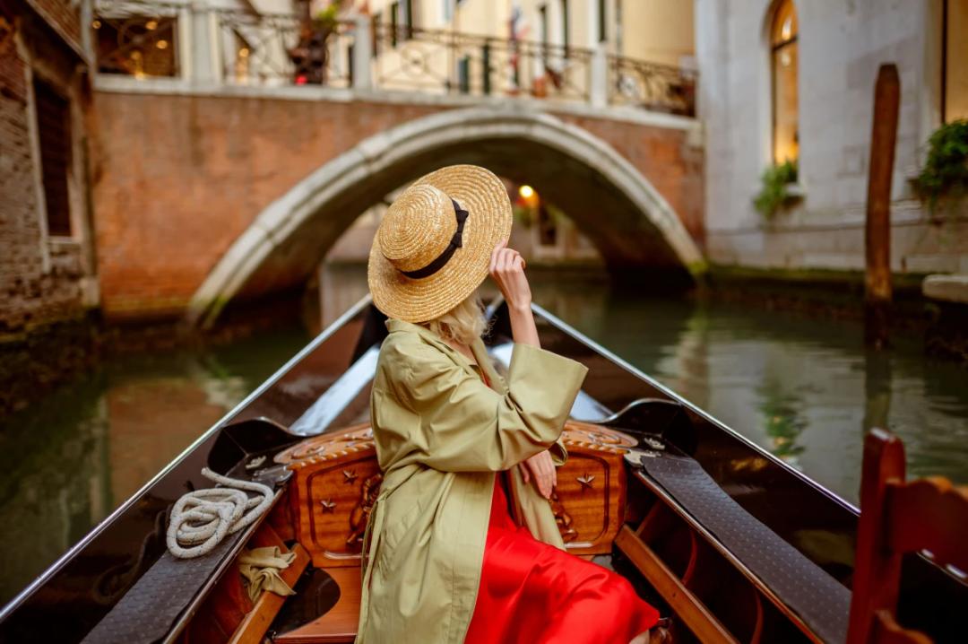 https://media.leisurecom.com/cruise/image-2026-02-18-16-35-20.webp